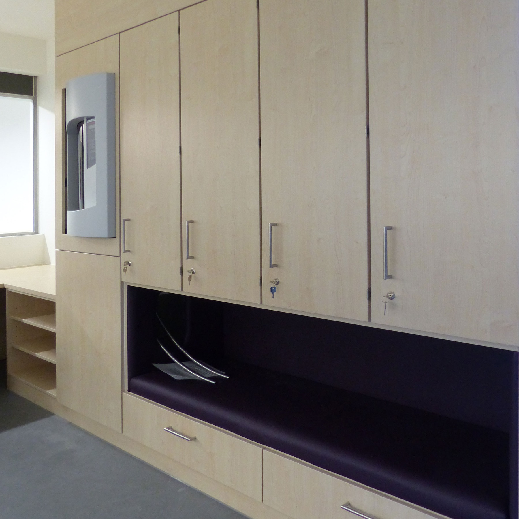 Schwesternstützpunkt auf der Patientenpflegestation mit Rohrpostanlage © 2019 Betrieb für Bau und Liegenschaften Mecklenburg-Vorpommern