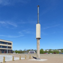 Säule auf Säule auf Säule, so lautet der Titel des Kunst am Bau-Objektes der Künstler Lutz-Rainer Müller und Stian Adlandsvik aus Leipzig © 2019 Betrieb für Bau und Liegenschaften Mecklenburg-Vorpommern