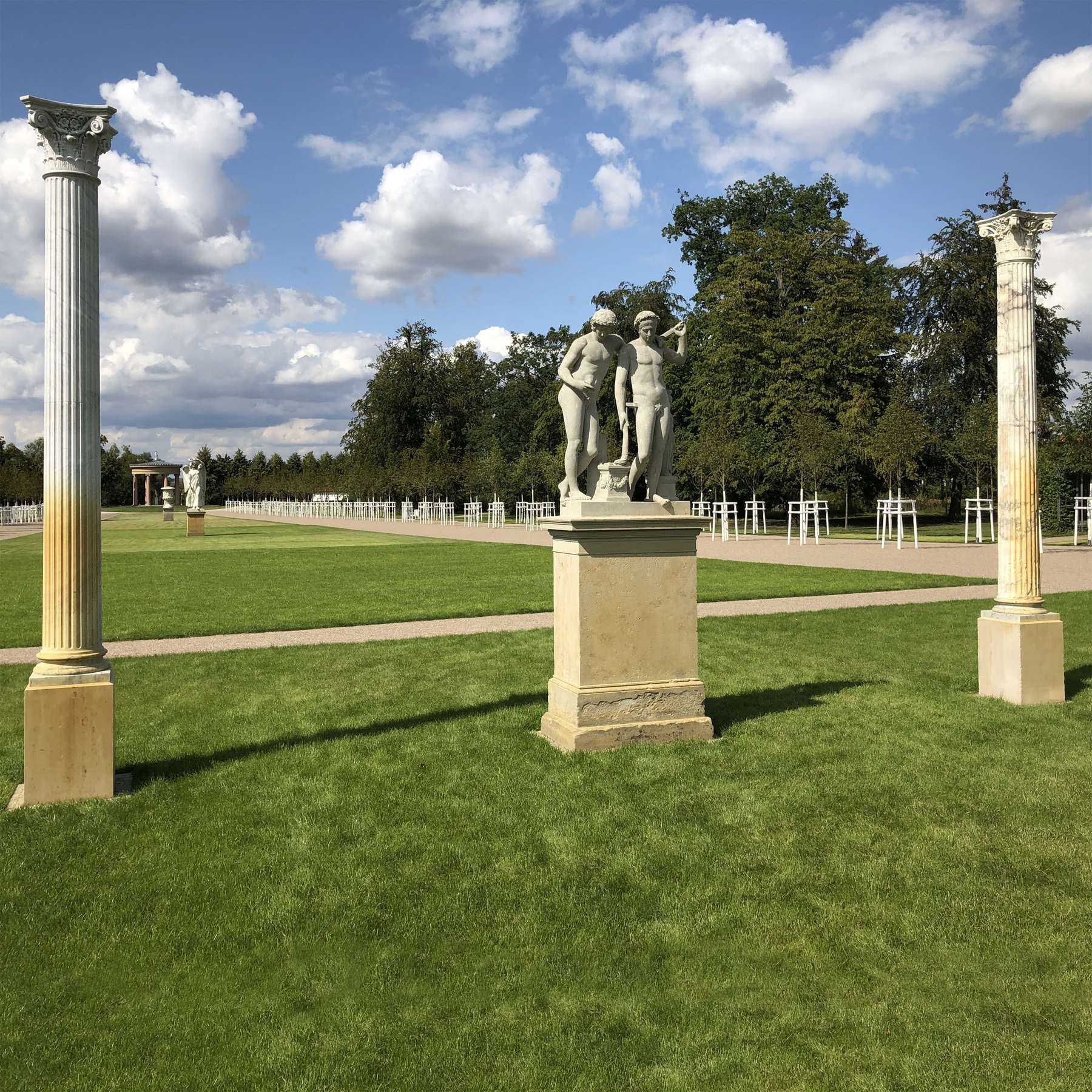 Willkommen zurück! Die Ildefonso-Gruppe steht nach der Restaurierung wieder an ihrem alten Platz. © 2019 Betrieb für Bau und Liegenschaften Mecklenburg-Vorpommern