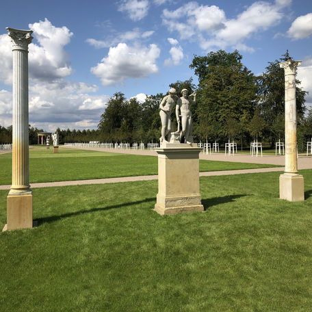 Willkommen zurück! Die Ildefonso-Gruppe steht nach der Restaurierung wieder an ihrem alten Platz. © 2019 Betrieb für Bau und Liegenschaften Mecklenburg-Vorpommern