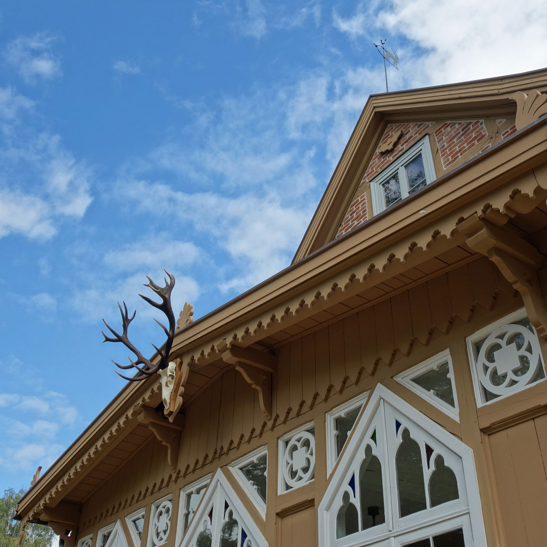 Das Dach und die Fassaden wurden aufwendig saniert. © 2019 Betrieb für Bau und Liegenschaften Mecklenburg-Vorpommern