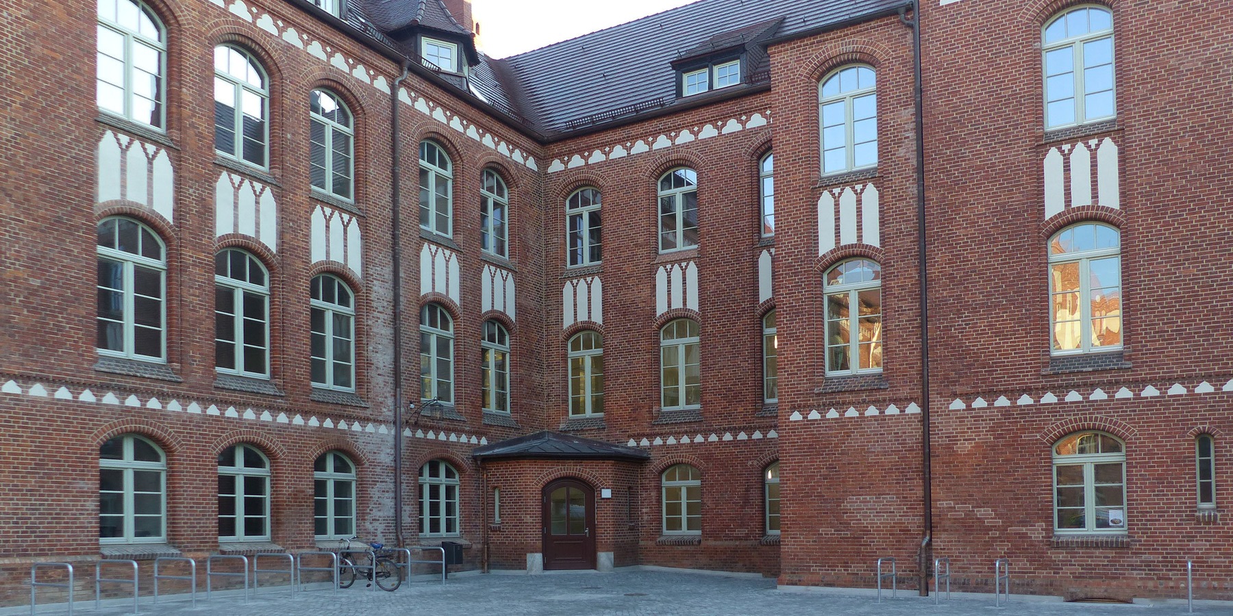 Südöstliche Hofansicht © 2018 Betrieb für Bau und Liegenschaften Mecklenburg-Vorpommern
