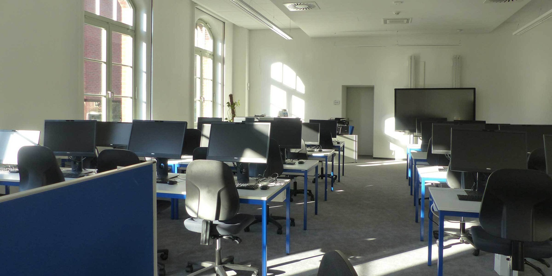 Blick in das Sprachlabor © 2018 Betrieb für Bau und Liegenschaften Mecklenburg-Vorpommern