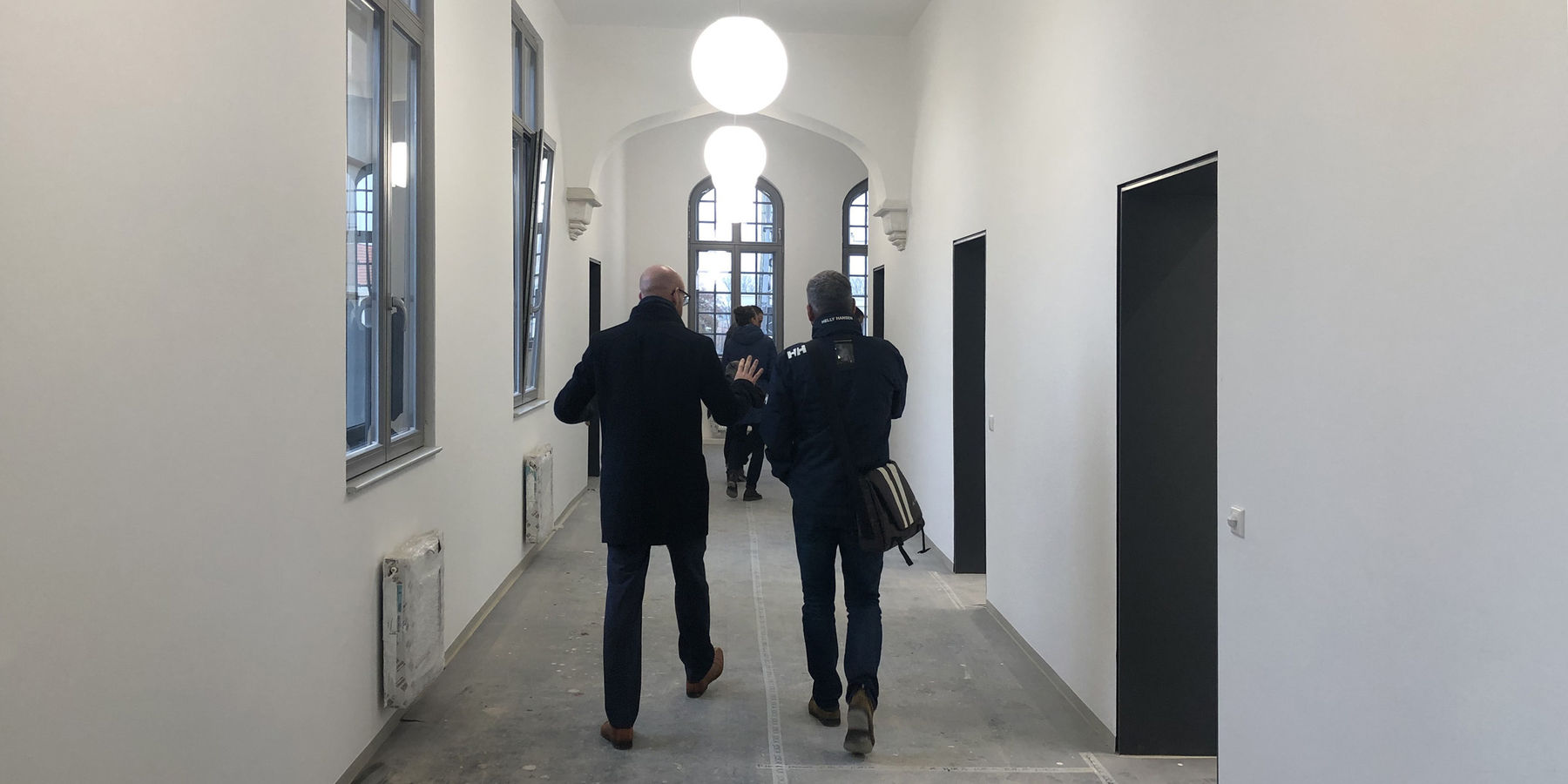 Rundgang über die Baustelle, durch den Altbau. © 2019 Betrieb für Bau und Liegenschaften Mecklenburg-Vorpommern