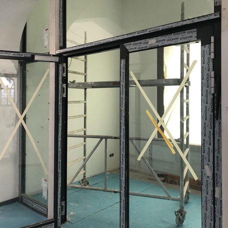 Fenster und Türen sind in den oberen Etagen eingebaut. © 2019 Betrieb für Bau und Liegenschaften Mecklenburg-Vorpommern