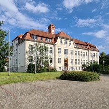 Landesbauamt Neubrandenburg, BBL M-V Geschäftsbereich Neubrandenburg und jetzt Staatliches Bau- und Liegenschaftsamt Neubrandenburg - seit 1991 werden hier die Aufgaben im staatlichen Hochbau für Bund und Land und seit 2003 zusätzlich die liegenschaftsbez © 2020 Heike Engel, SBL Neubrandenburg