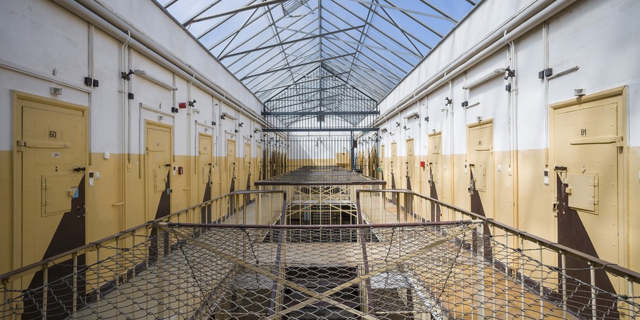 Behutsam sanieren und restaurieren - das Dokumentationszentrum im Justizzentrum am Demmlerplatz in Schwerin. © 2020 Staatliches Bau- und Liegenschaftsamt Schwerin