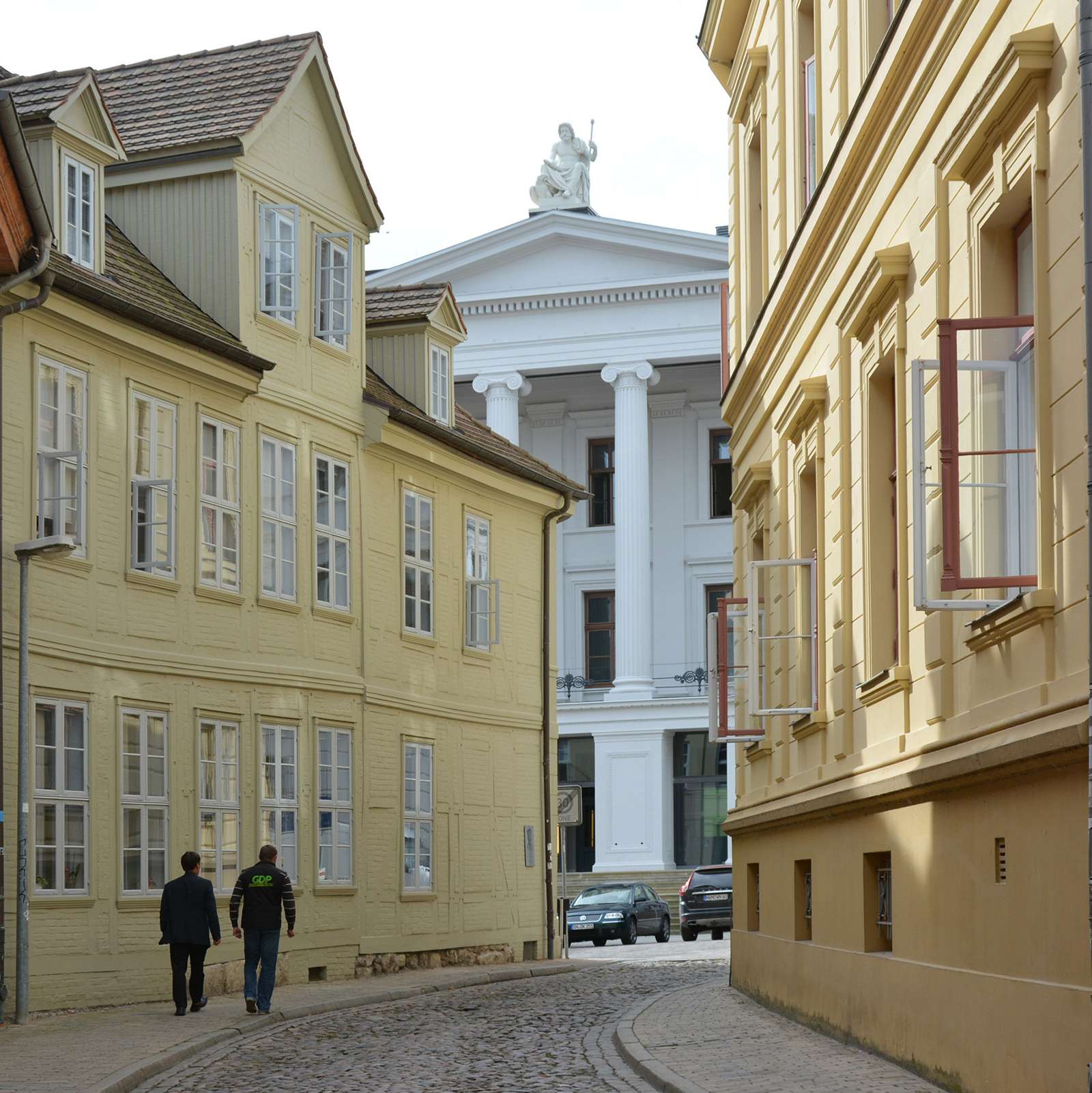 Auf dem Weg zum Kollegiengebäude I, einem Teil des UNESCO-Welterbes © 2020 Staatliches Bau- und Liegenschaftsamt Schwerin