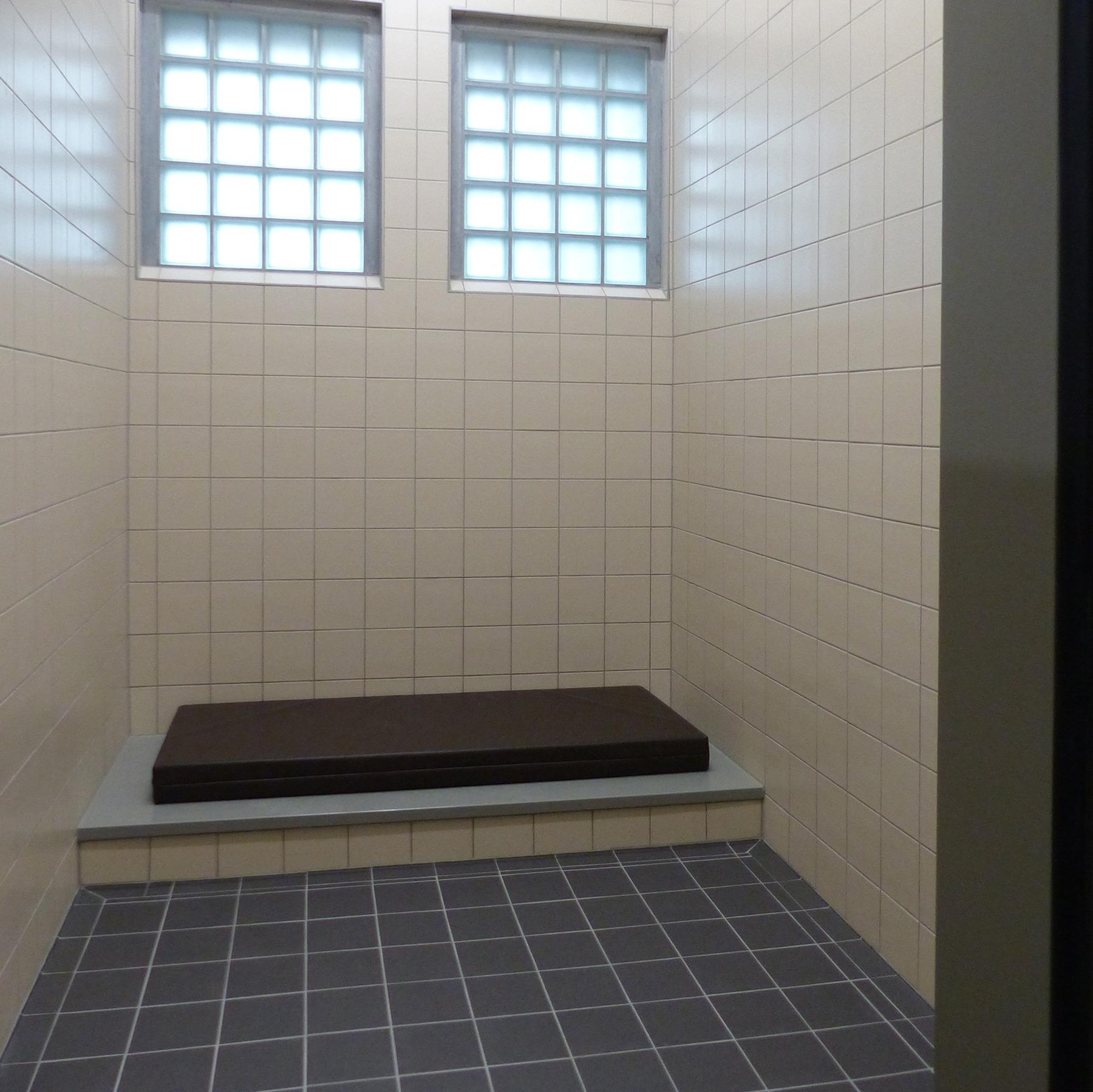 Blick in eine Gewahrsamszelle © 2020 SBL Greifswald