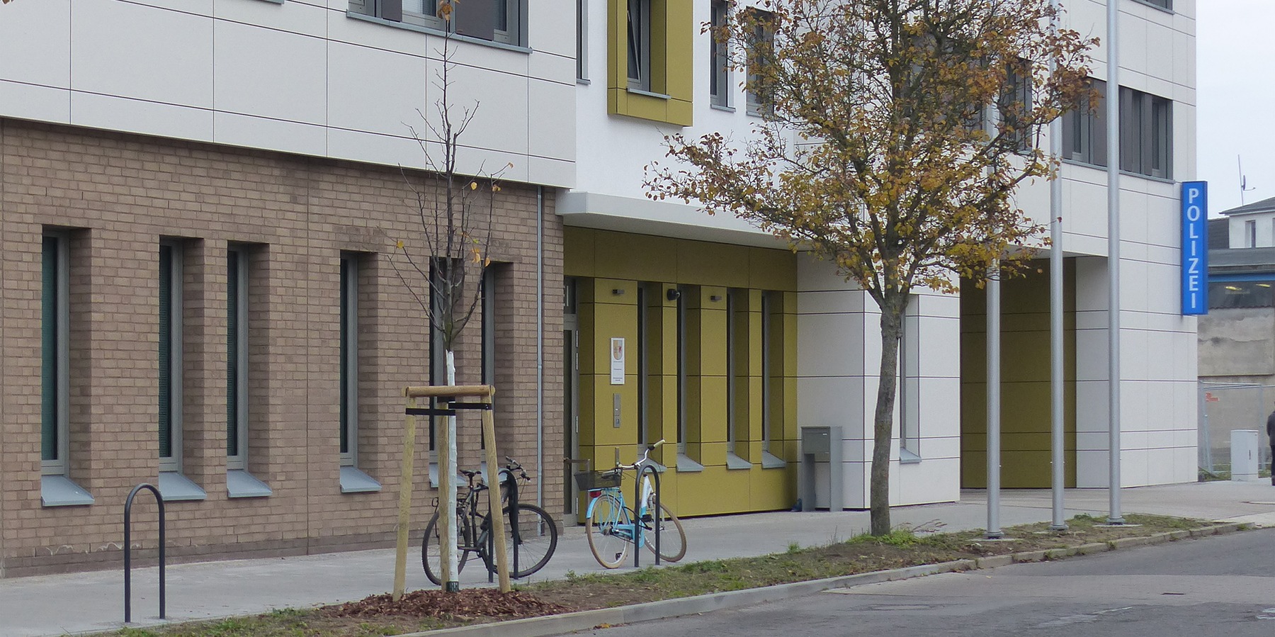 Der Haupteingangsbereich an der Brinkstraße © 2020 SBL Greifswald