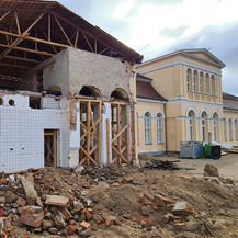 Abbruch des Küchenanbaus ist erfolgt. © 2021 SBL Neubrandenburg