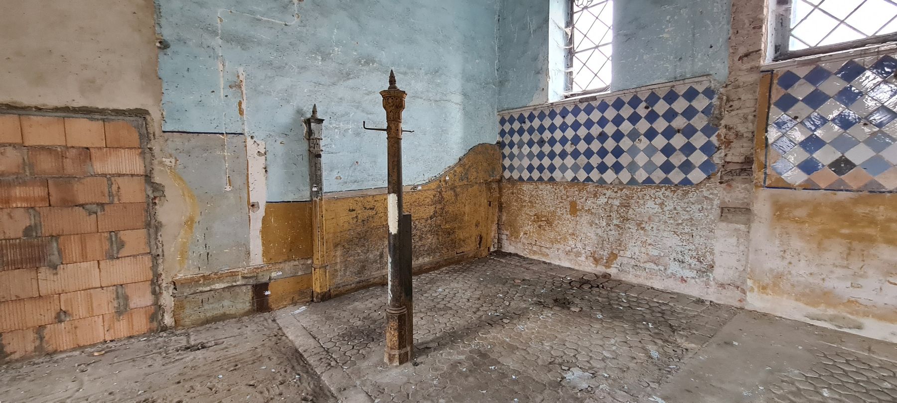 vorhandene Pferdebox - Hier wurden früher die Pferde angeleint. © 2021 SBL Neubrandenburg