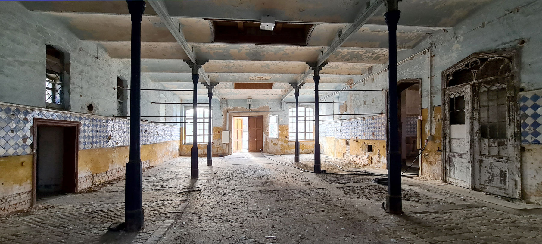 Blick in die Stallung des Südflügels © 2021 SBL Neubrandenburg