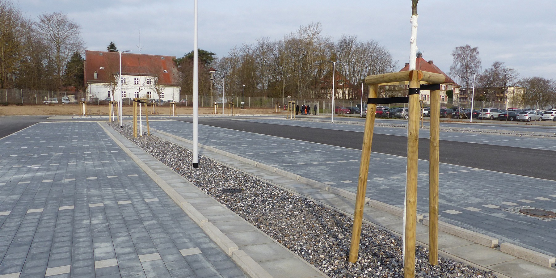 Blick Richtung Nordwesten - 32 Schwedische Mehlbeeren wurden auf der neuen Stellplatzanlage gepflanzt © 2021 SBL Greifswald