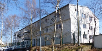 Blick aus SW auf die Rückseite des sanierten Gebäudes mit Fluchttreppe © 2021 SBL Greifswald