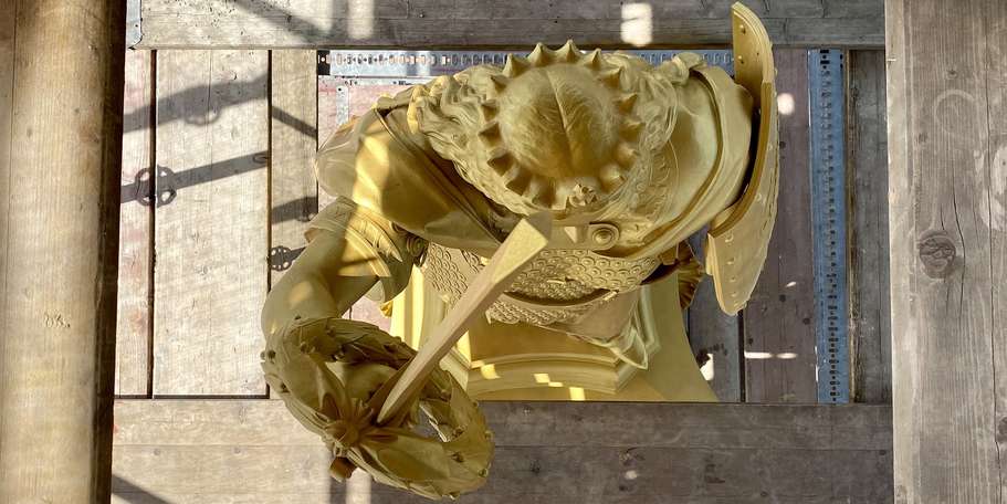 Die Megalopolis von oben mit neuer Goldbronzierung. © 2021 SBL Schwerin