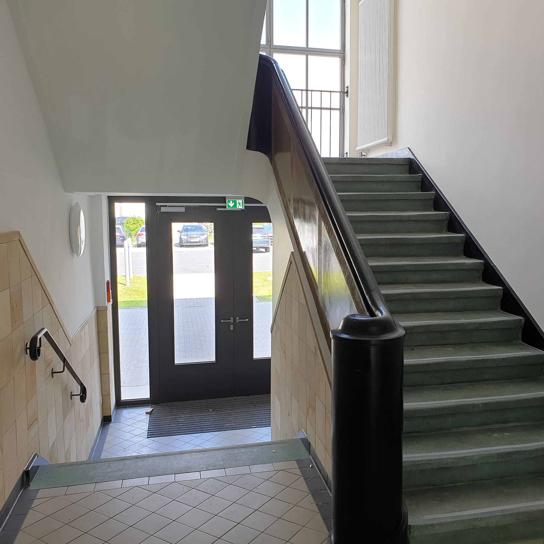 Blick in das Treppenhaus des Gebäudes 2 © 2021 SBL Neubrandenburg