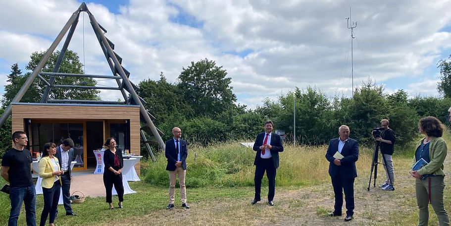 Bauamtsleiter Klaus, Finanzminister Meyer, Landwirtschaftsminister Dr. Backhaus und Leiterin des Biosphärenreservats Frau Hollerbach bei der Einweihung. © 2021 Finanzministerium M-V