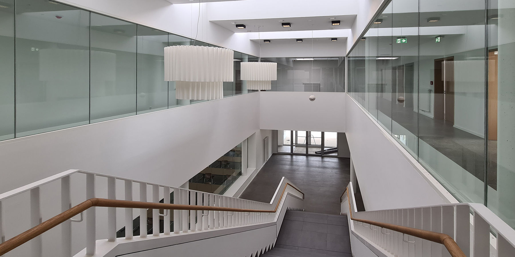 Blick von der Galerie des Obergeschosses © 2021 SBL Neubrandenburg