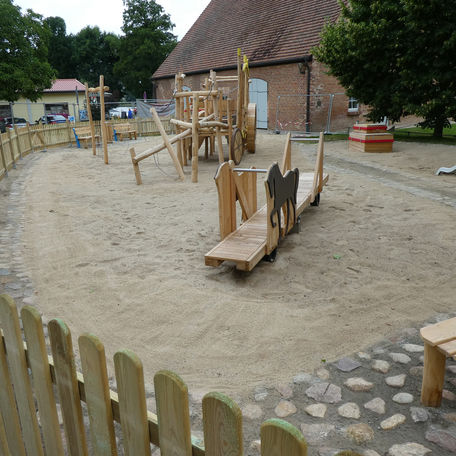 Die letzten Arbeiten am Spielplatz sind beendet. © SBL Schwerin