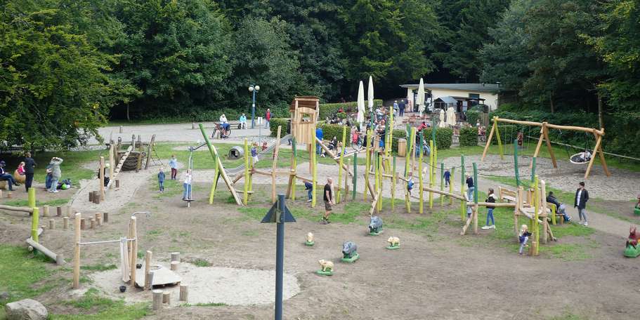 Überblick über den ganzen Spielplatz © 2021 SBL Schwerin