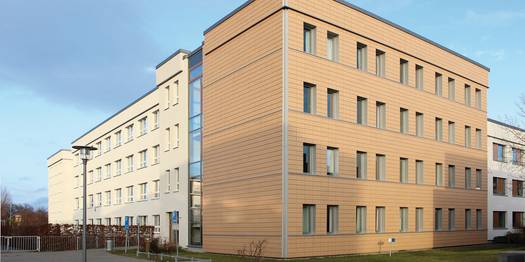Haus 1 auf dem Campus der Hochschule © 2009 Betrieb für Bau und Liegenschaften Mecklenburg-Vorpommern