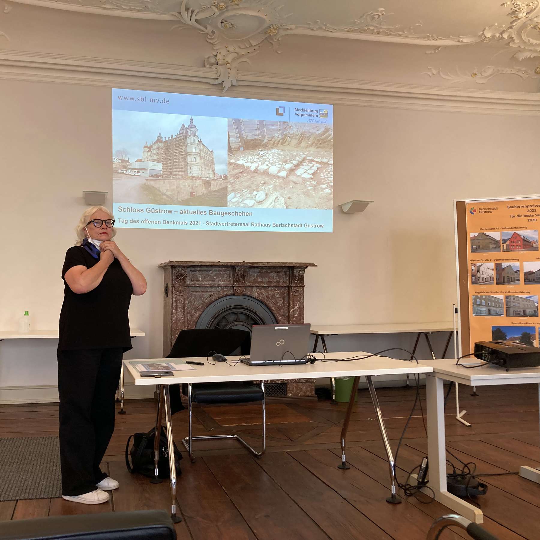 Dezernentin Frau Henning stellte die Baumaßnahme vor. © 2021 SBL Schwerin