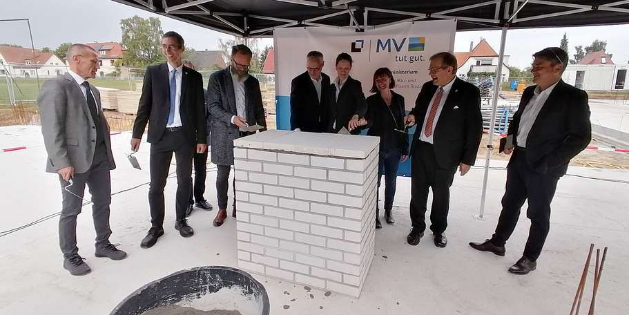 Grundsteinlegung Institutsneubau Sportwissenschaft.jpg © 2021 SBL Rostock