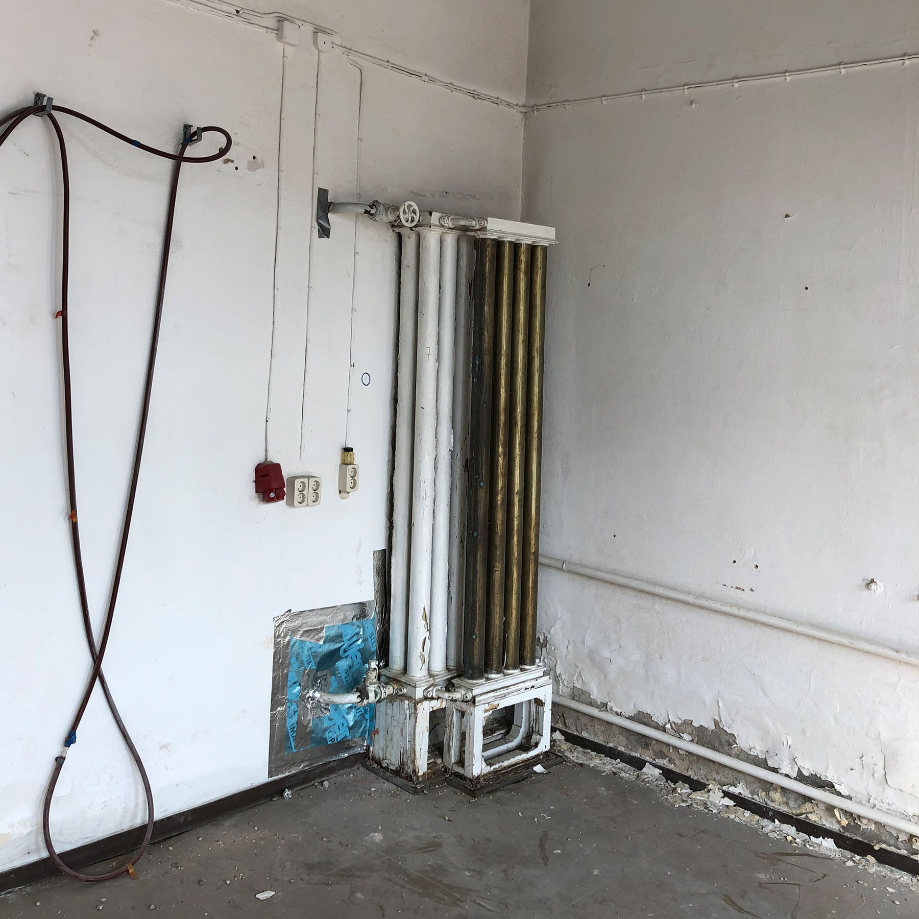 alte Heizkörper aus besonders legierten Stahl © 2021 Staatliches Bau- und Liegenschaftsamt Neubrandenburg