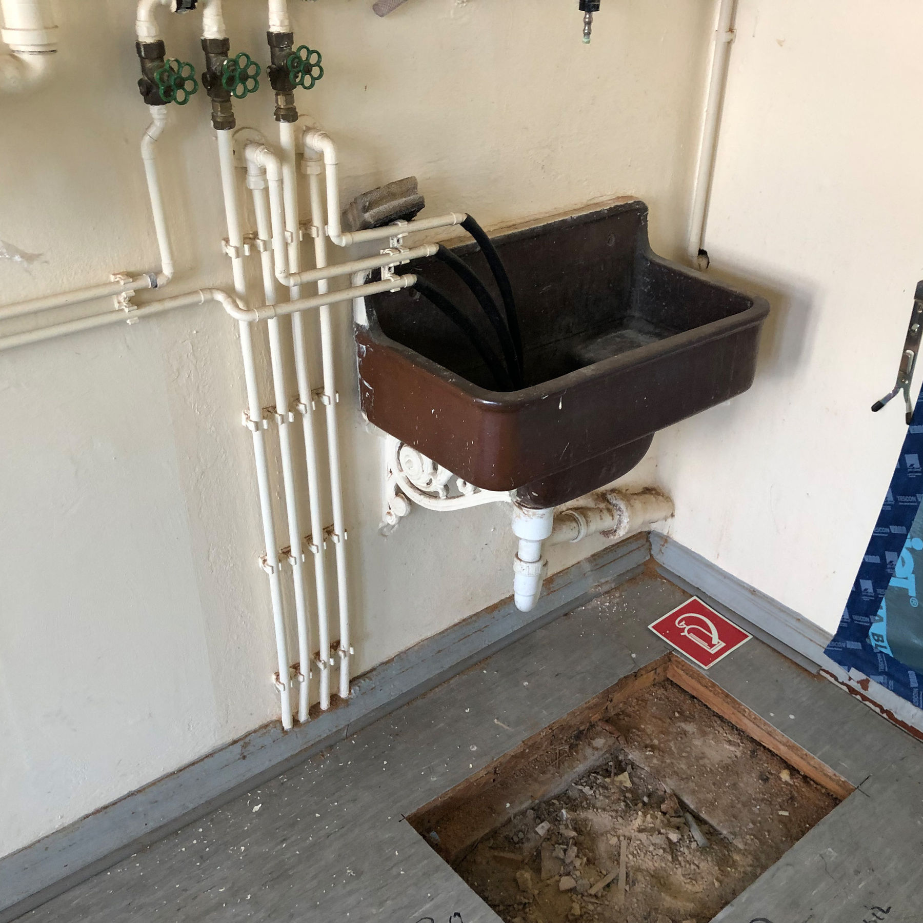 Entnahme von Baustoffproben © 2021 Staatliches Bau- und Liegenschaftsamt Neubrandenburg