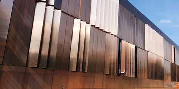 Die Fassade ist fast fertiggestellt. © 2021 SBL Schwerin