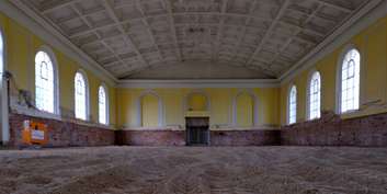 Der alte Boden ist entfernt. Die neue Grundplatte kann eingebracht werden. © 2021 SBL Schwerin