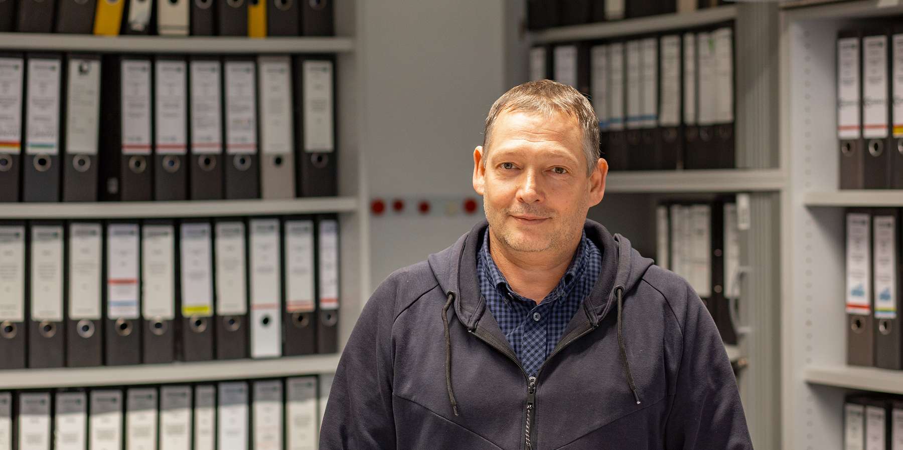 Aurelian Krause ist gelernter Immobilienkaufmann und als Objektbetreuer beim SBL Rostock u. a. für die Vorbereitung des Verkaufs der Villa in der Wismarschen Straße verantwortlich. © 2021 Christian Hoffmann, FM M-V