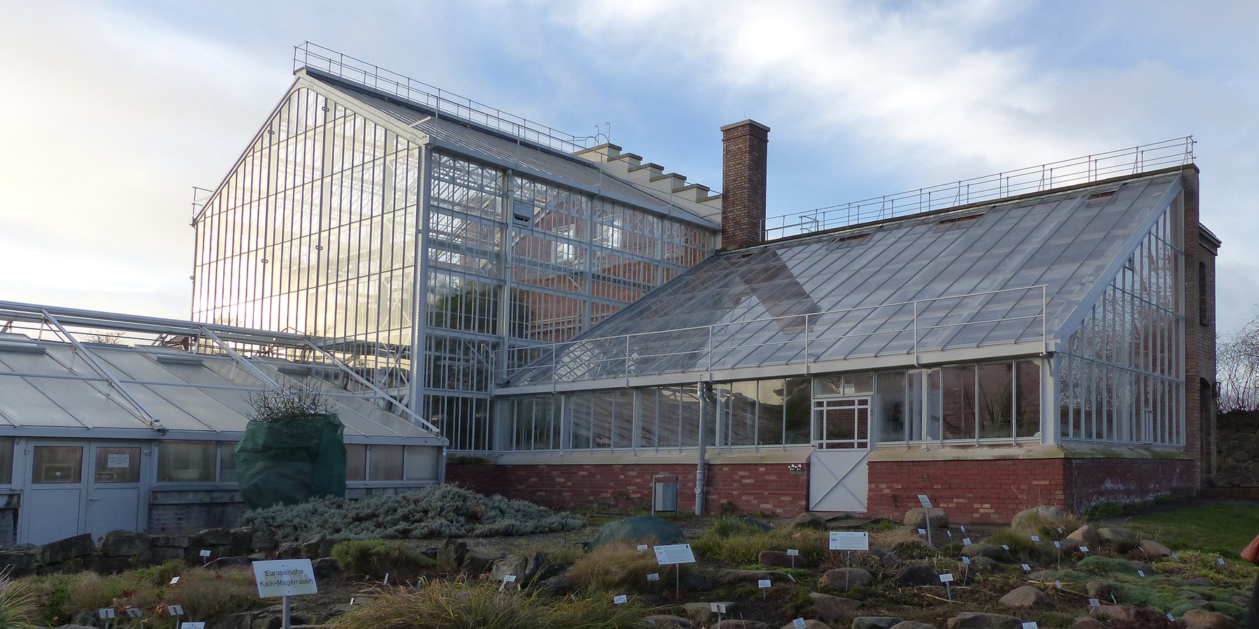 Die 1885 errichtete historische Gewächshausanlage im Botanischen Garten der Universität Greifswald wurde seit Mai 2019 grundlegend saniert © 2021 SBL Greifswald