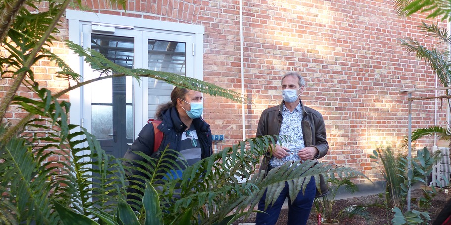 v.l.: Architekt Dr. Fischer vom gleichnamigen Planungsbüro und Stephan Aufdermauer, Leiter des SBL Greifswald © 2021 SBL Greifswald