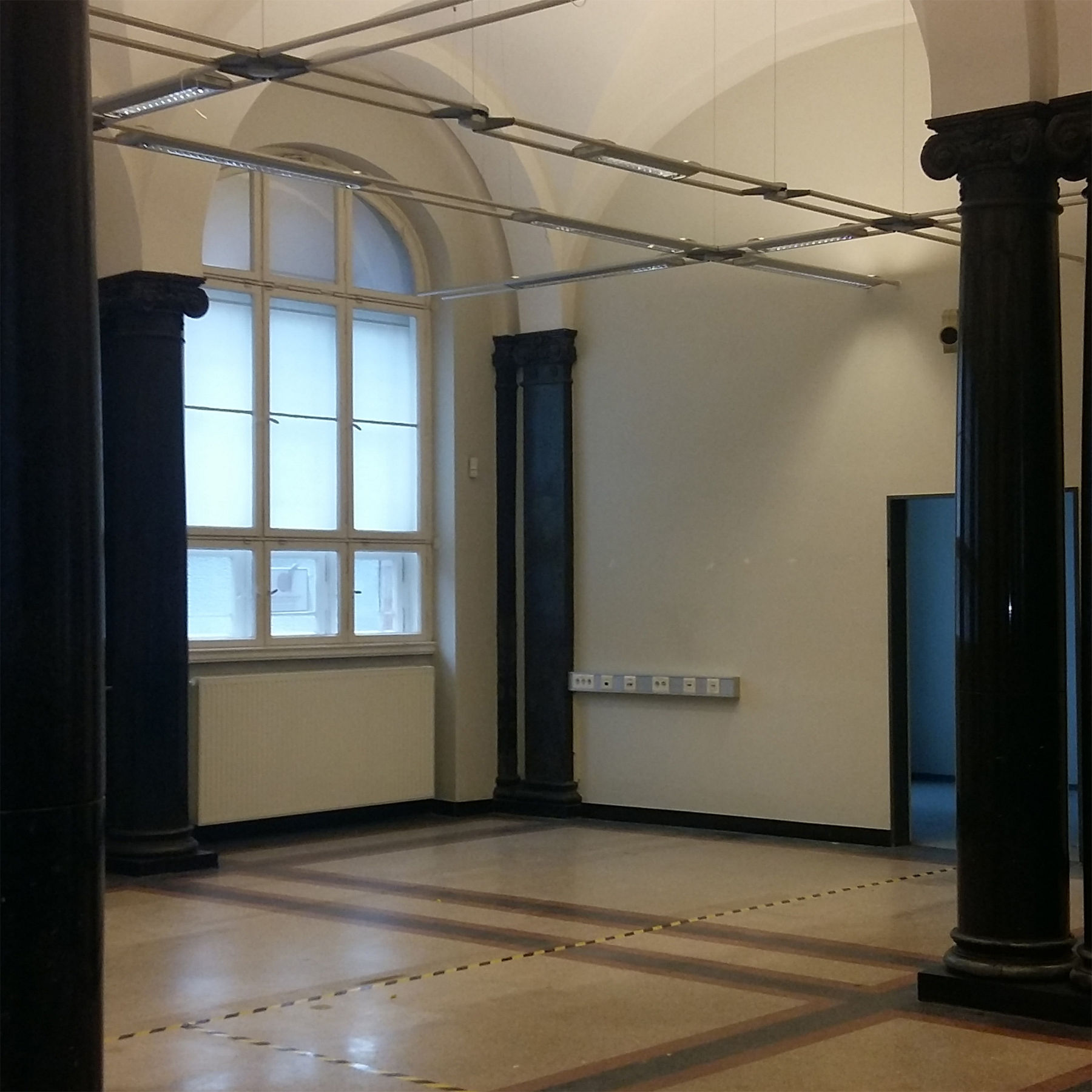 Ehemaliger Schalterraum © 2021 SBL Schwerin