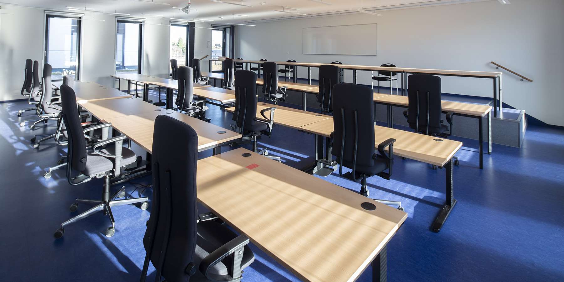 Mal herhören bitte! Schulungsraum für bis zu 90 Teilnehmer. © 2022 Christian Hoffmann, FM M-V