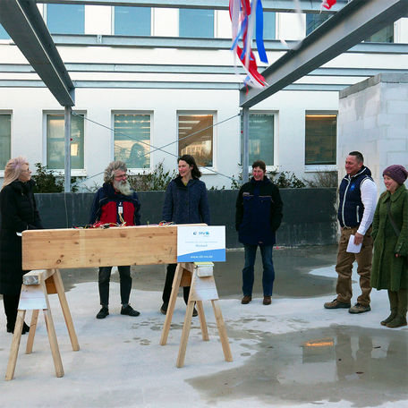 Geschafft, die Nägel sind im Brett © 2022 SBL Rostock