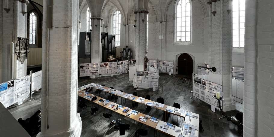 Die Preisgerichtssitzung fand am 15. Februar 2022 in der Nikolaikirche statt. Der Siegerentwurf wird am 16. Februar 2022 - ebenfalls in der Nikolaikirche - vorgestellt. © 2022 Christian Hoffmann, FM M-V