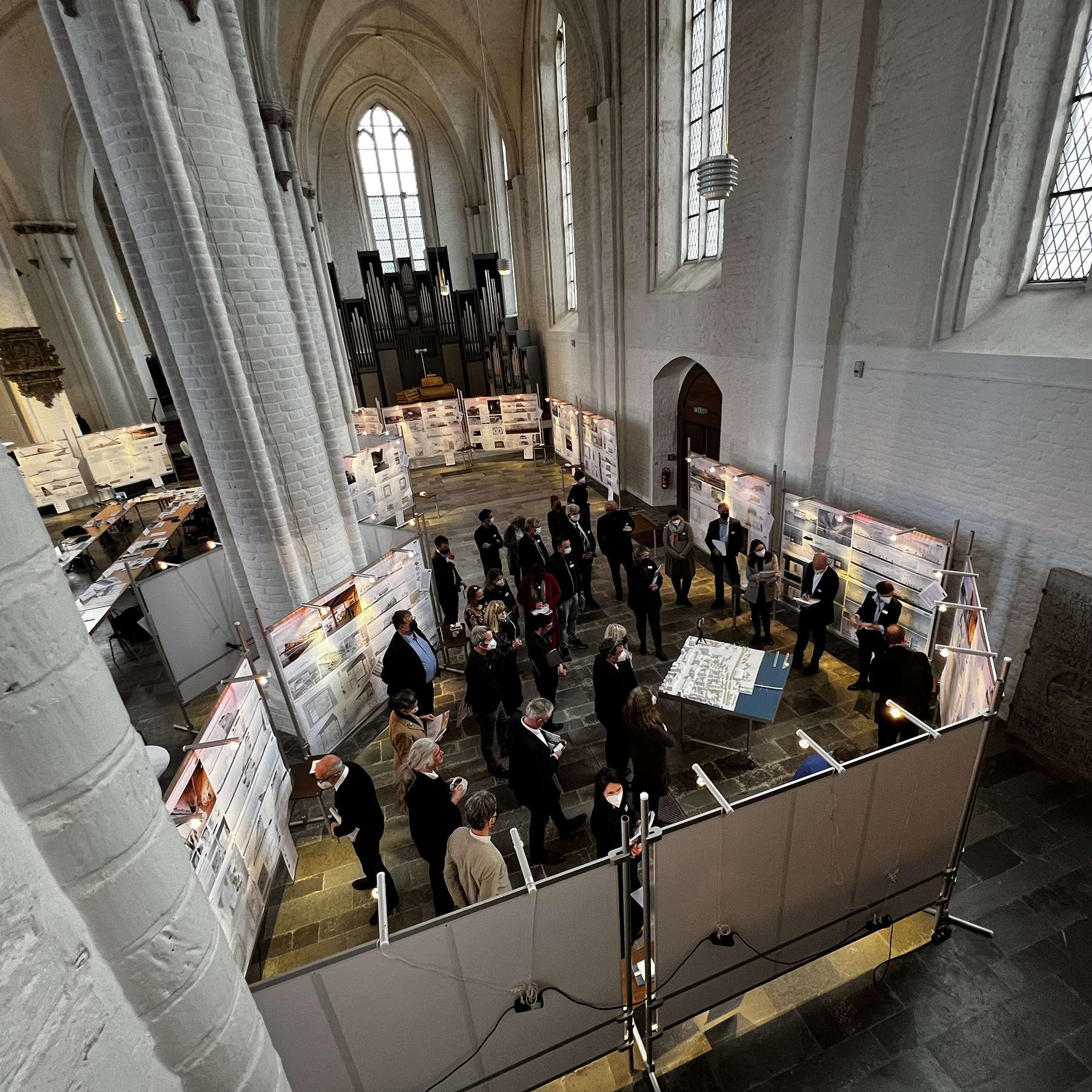 Die Preisgerichtssitzung fand am 15. Februar 2022 in der Nikolaikirche statt. Der Siegerentwurf wird am 16. Februar 2022 - ebenfalls in der Nikolaikirche - vorgestellt. © 2022 Christian Hoffmann, FM M-V