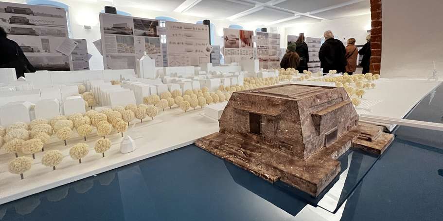 So sehen Sieger aus - Siegermodell aus der Nähe betrachtet. © 2022 Christian Hoffmann, FM M-V