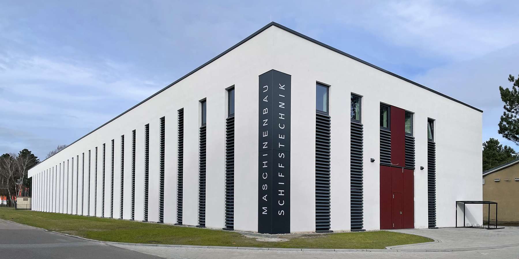 Straßenansicht Bauteil I und Bauteil II © 2022 Heike Wehrle, SBL Rostock