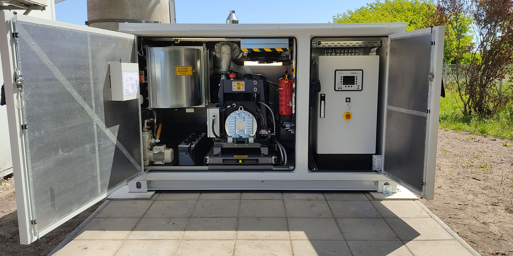 Innenaufbau der Netzersatzanlage mit Fernüberwachung © 2022 SBL Neubrandenburg