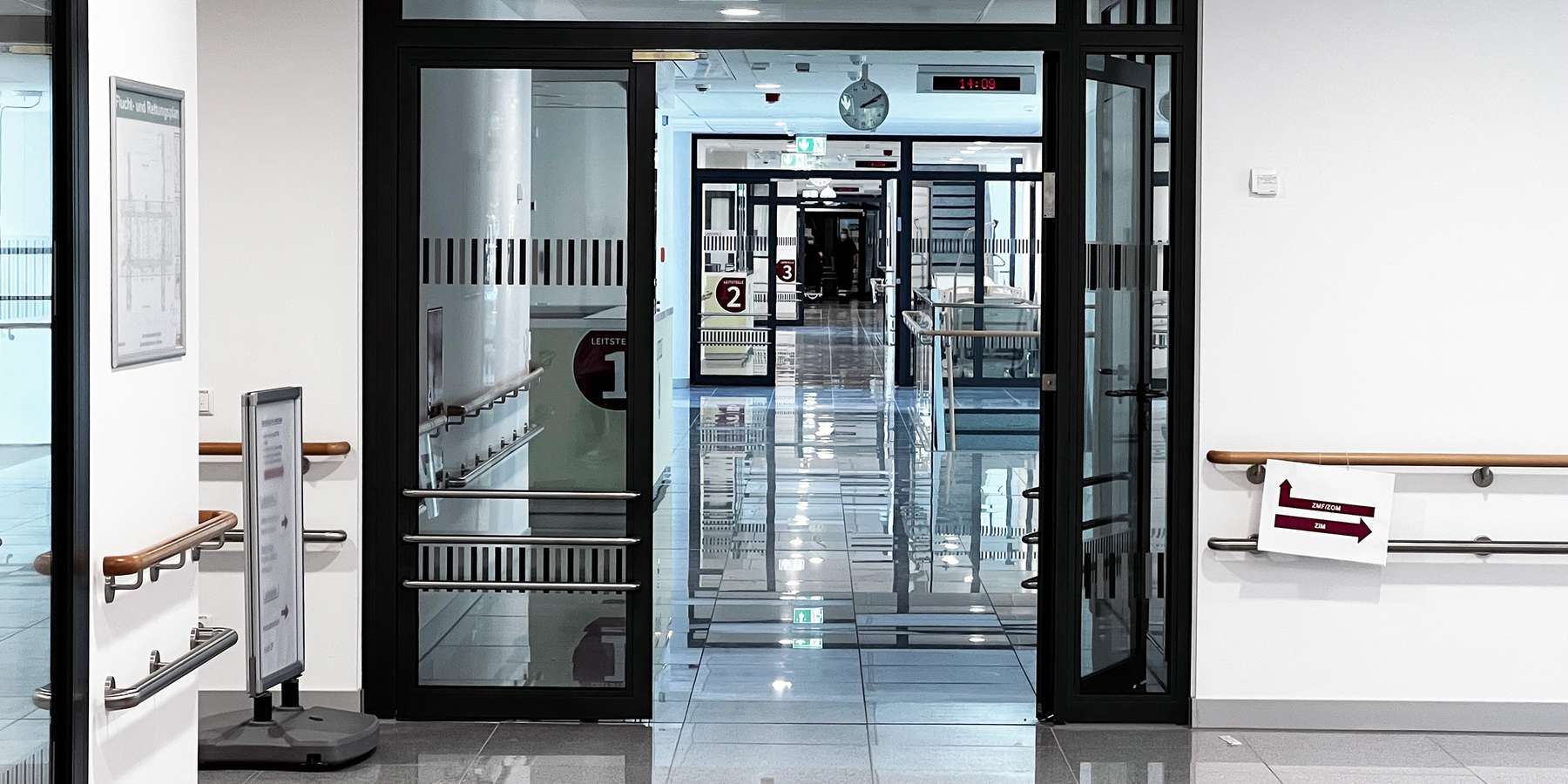 Gute Durchsicht - Blick im Flur des ersten Obergeschosses (westlich) © 2022 Christian Hoffmann, FM M-V