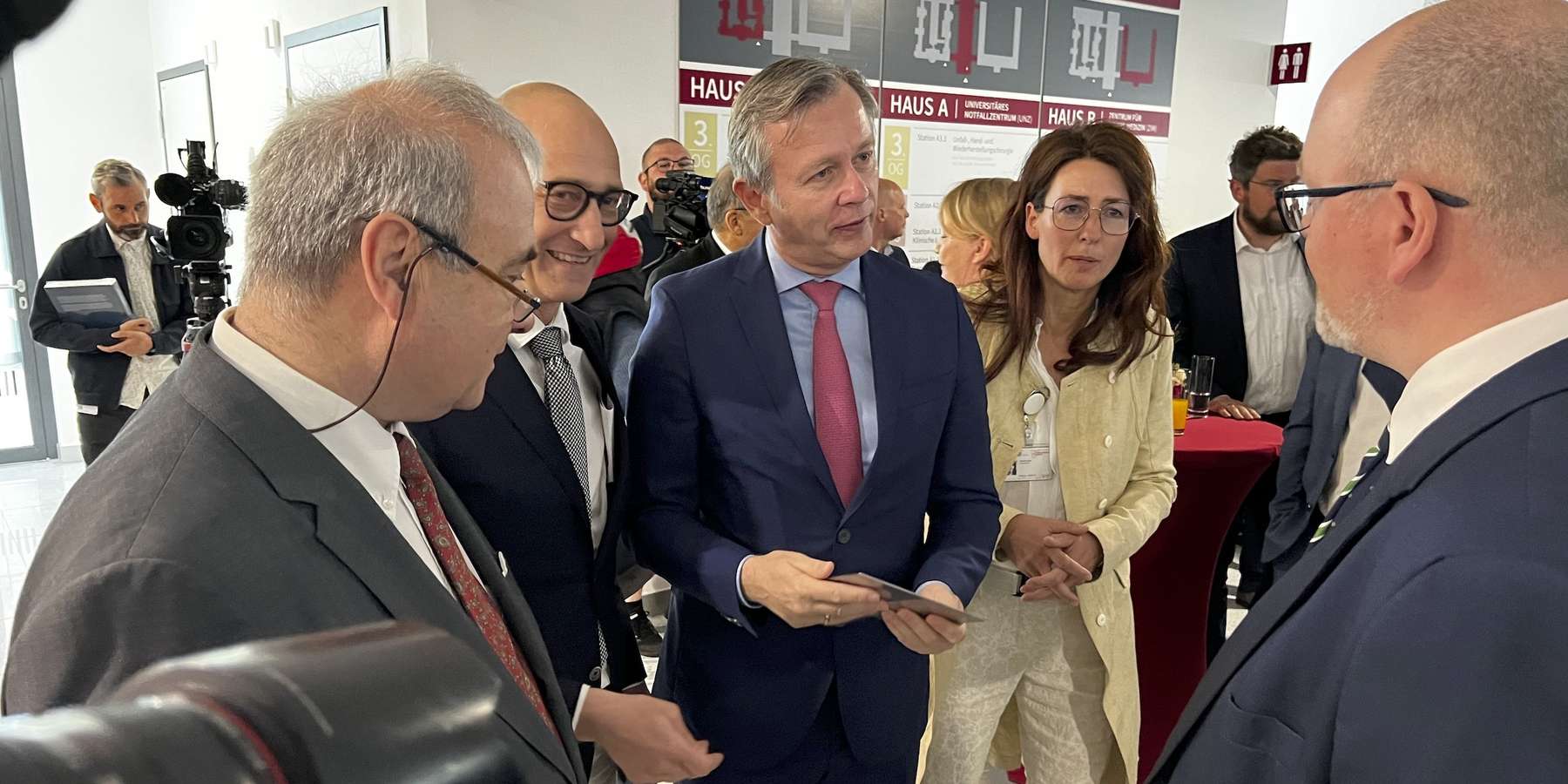 Finanzminister Dr. Heiko Geue im Gespräch. © 2022 Christian Hoffmann, FM M-V