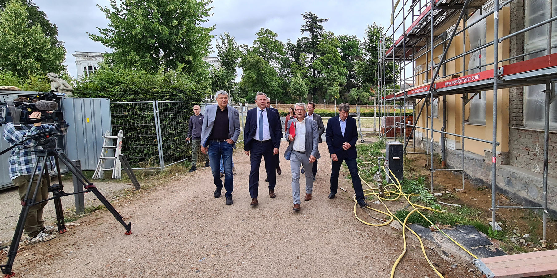 Beim Rundgang war auch das  Fernsehen  mit dabei. © 2022 SBL Neubrandenburg