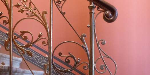 Treppenhausdetail mit historischer Fassung © 2022 SBL Greifswald