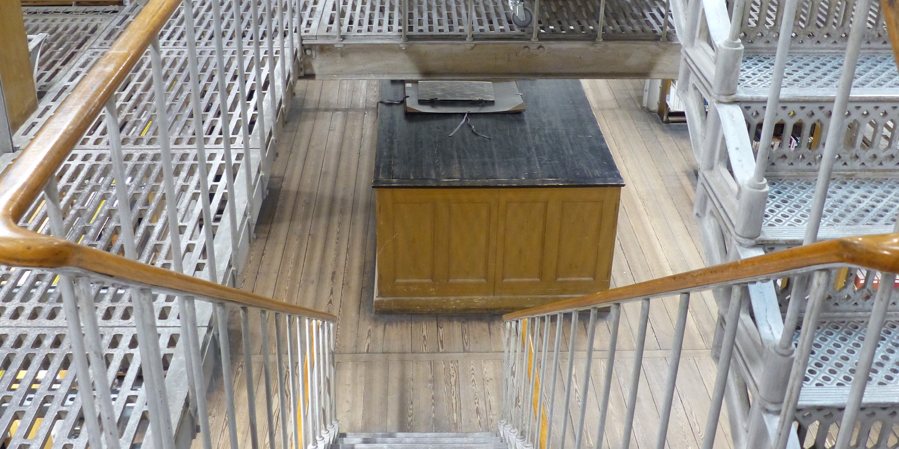 Blick in den Magazinteil mit eingestellter selbsttragender Eisen-Skelettkonstruktion © 2022 SBL Greifswald