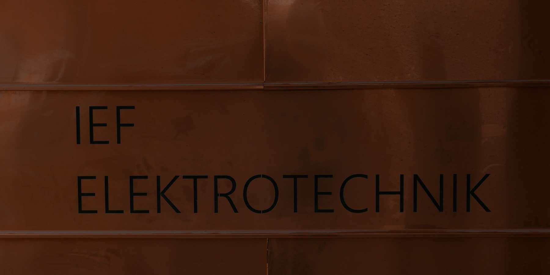 Sorgfältige Schriftgestaltung ist Teil des Architekturkonzeptes © J.Rott