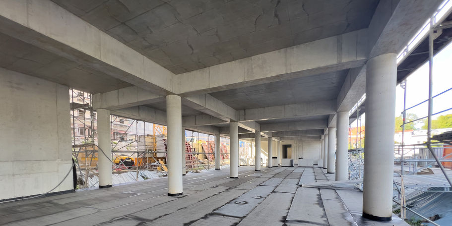 Unterfahrt – später fahren hier die Autos zum innen liegenden Parkplatz © 2022 Christian Hoffmann (Finanzministerium MV / SBL-MV)